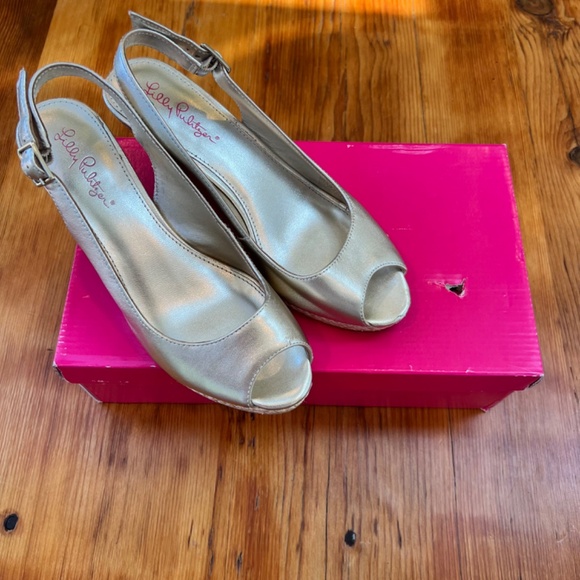 Lilly Pulitzer Gigi Wedge Sandals Women's Gold Metallic Size‎ 8 EUC - Picture 1 of 15